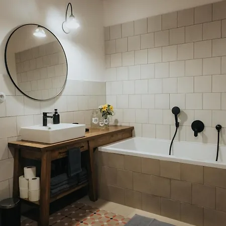 Chlalupa Libna - Adrspach アパート *